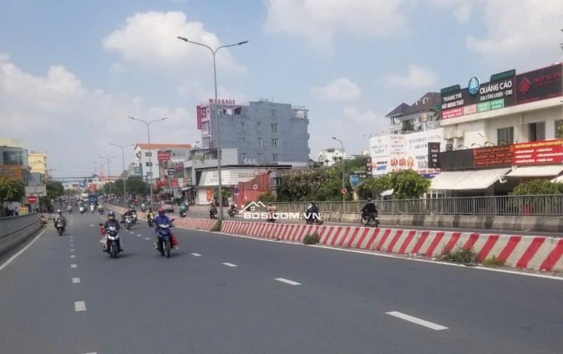 Bán nhà Mặt Tiền LÊ TRỌNG TẤN 81m2, Mặt Tiền ngang 6m2 x 13.5m2 giá chỉ 9 tỷ nhỉnh.